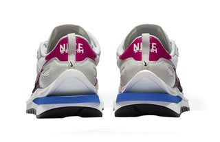 Nike x Sacai Vaporwaffle "Fuchsia"